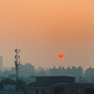 黑丝自慰插入污污
